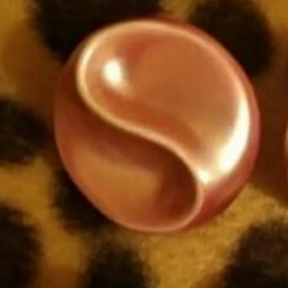 Vintage Ballet Pink Peark Earrings - Picture 2 of 2